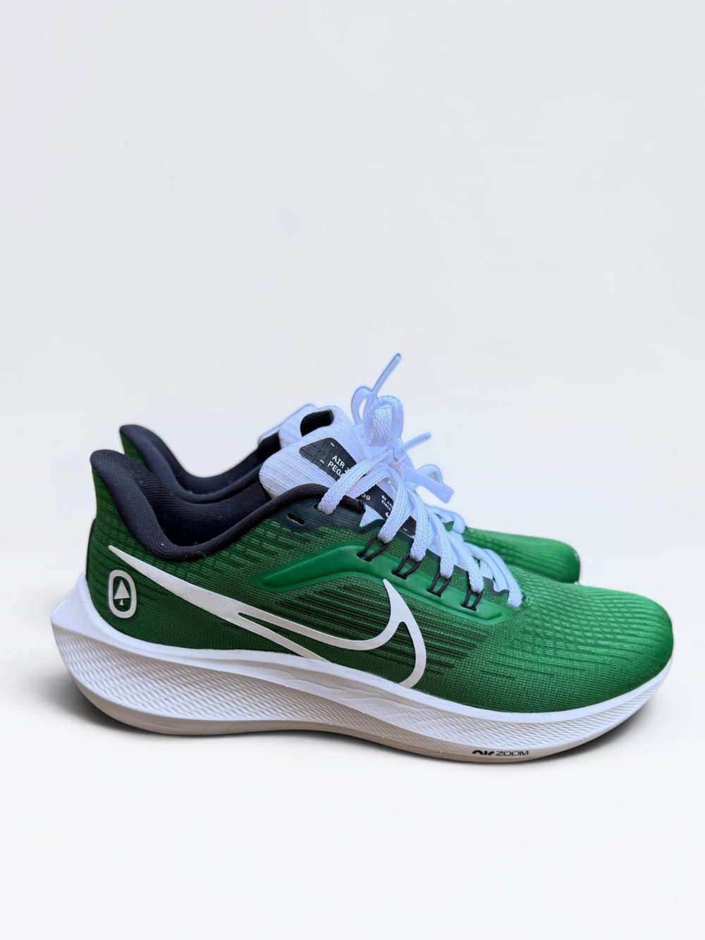 Women’s Nike Air Zoom Pegasus 39 ‘Oregon Track Club’ DQ7873-300